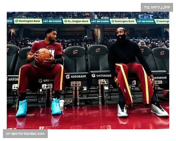 骑士哈登首秀23+8 老将组织能力丰富球队体系进攻层次